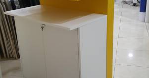 Desk Fastweb in legno laccato su misura